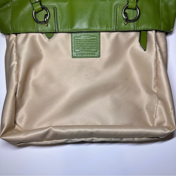 Coach Green Gallery Zipper Tote - Picture 4 of 8